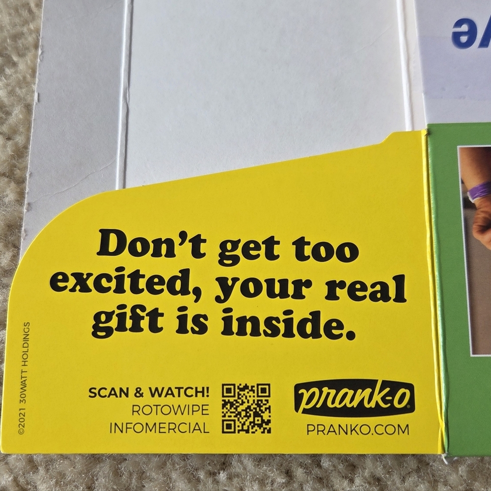Prank Gift Box - Roto Wipe - Picture 7 of 7